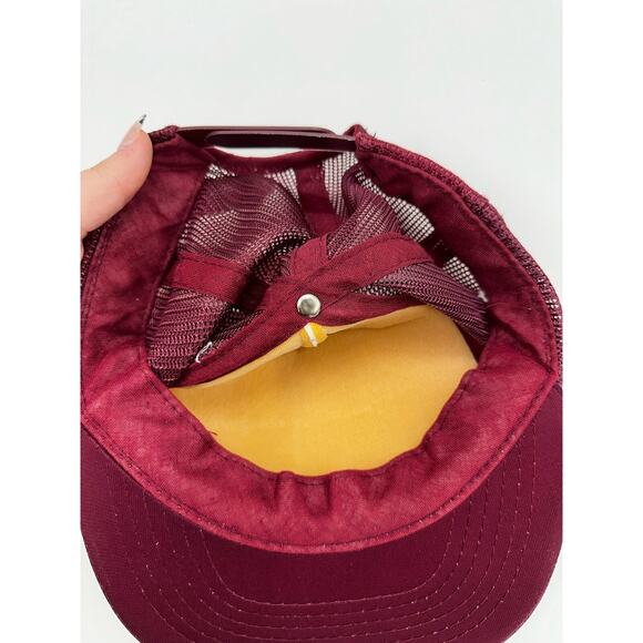 Las Vegas Snapback Trucker Hat Dice Gambling Destination Vintage Maroon - Picture 7 of 8